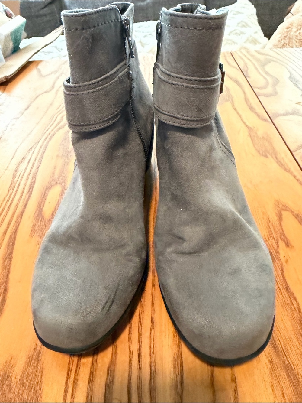 Croft & Barrow CB Britt Gray Faux Suede Buckle Strap Heeled Ankle Boots Size 7